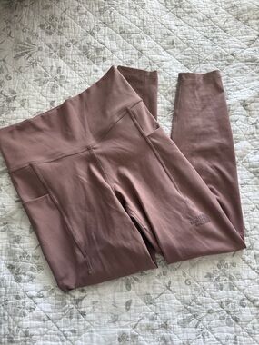 The North Face Motivation High-Rise 7/8 Pocket Tights Mauve M minimal wash wear